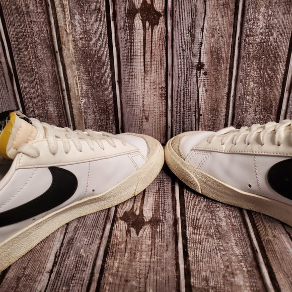 Nike Women's Blazer Low 77 White Black Sneakers DC4769-102 Size 8.5 - Picture 7 of 15